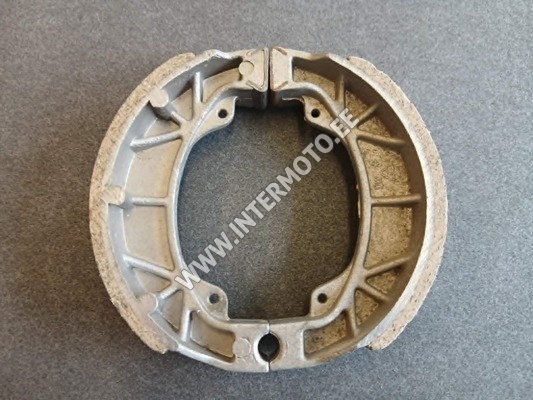 4T- BREAKE PADS 105*25 REAR DRUM BREAKE (053304) Motoroller/Mopeed